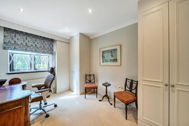 Regents Park Road, London, N3, photo 16