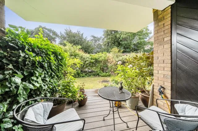Regents Park Road, London, N3, photo 21