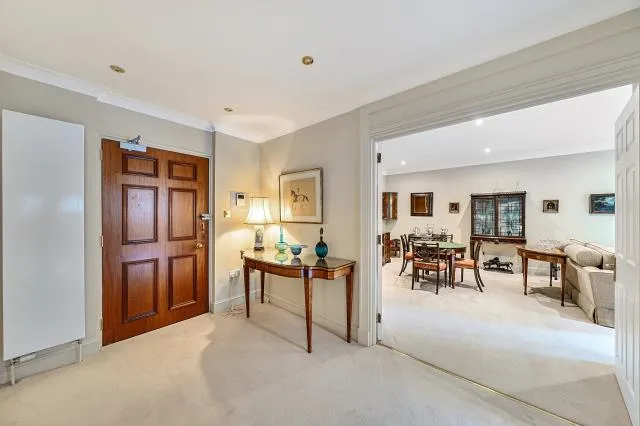 Regents Park Road, London, N3, photo 10