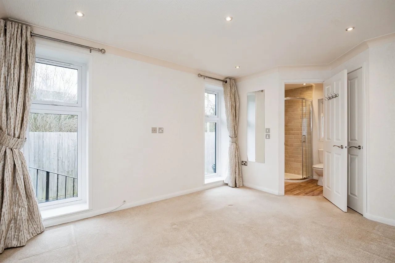 Queen Street, Paddock Wood, TN12, photo 2