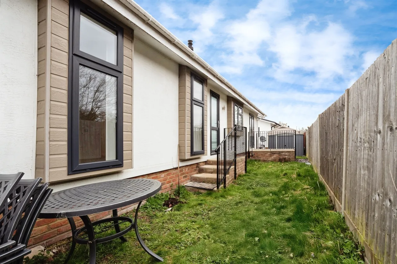 Queen Street, Paddock Wood, TN12, photo 13