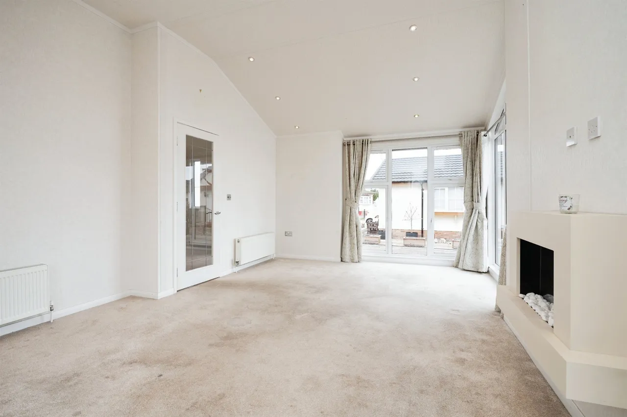 Queen Street, Paddock Wood, TN12, photo 4