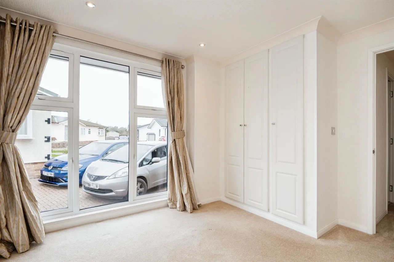 Queen Street, Paddock Wood, TN12, photo 8