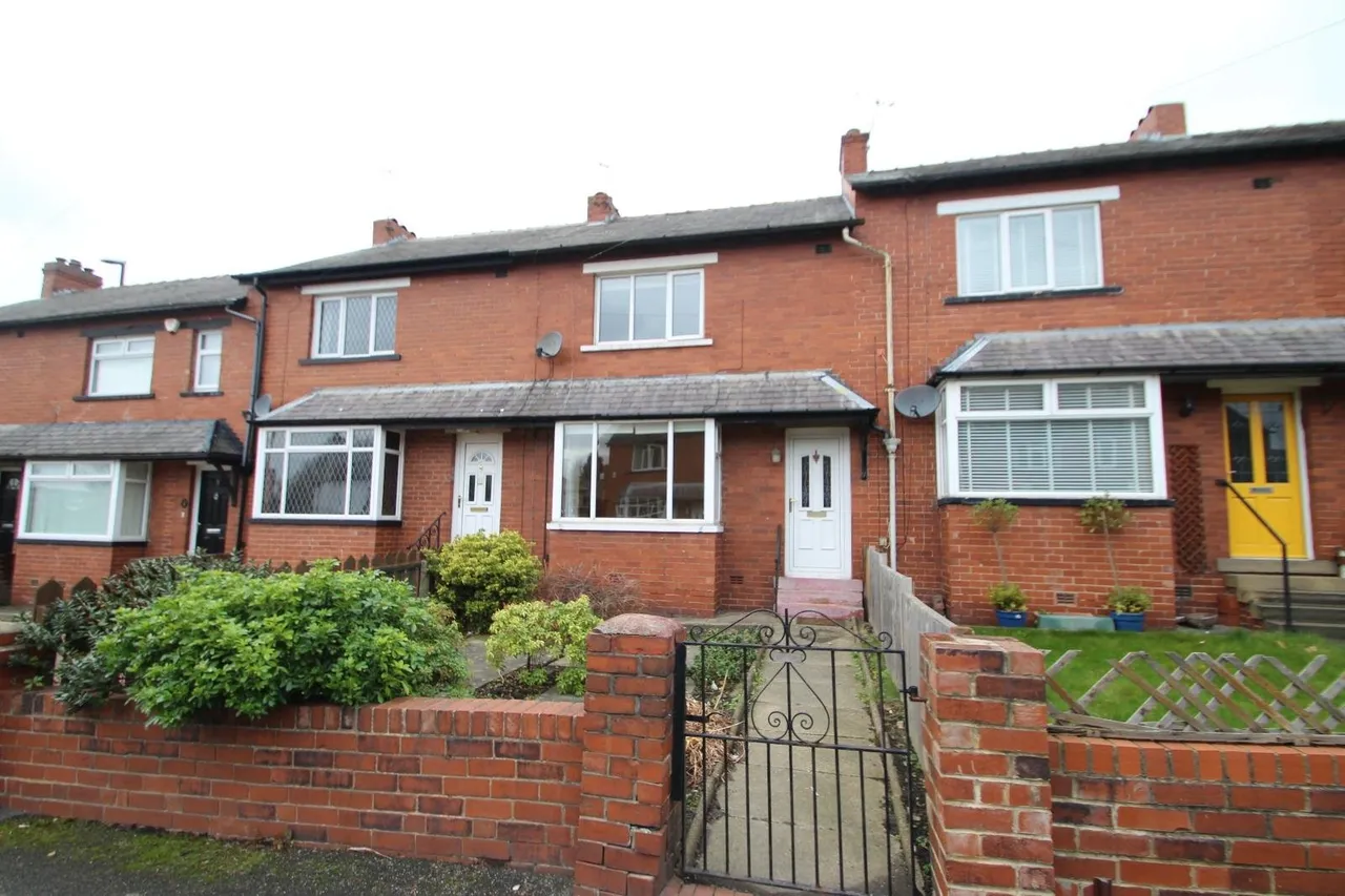 2 bed house for sale, Sunnybank Road, Horsforth, LS18