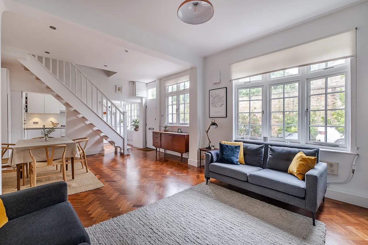 Bensbury Close, London, SW15, photo 2