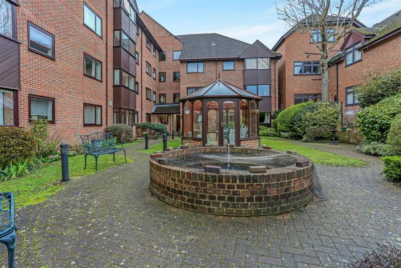Whytecliffe Road South, Purley, CR8, photo 12