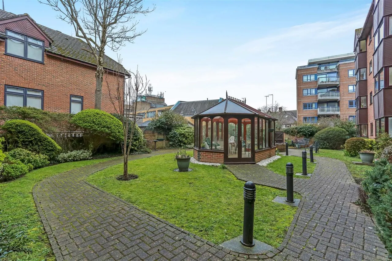 Whytecliffe Road South, Purley, CR8, photo 11