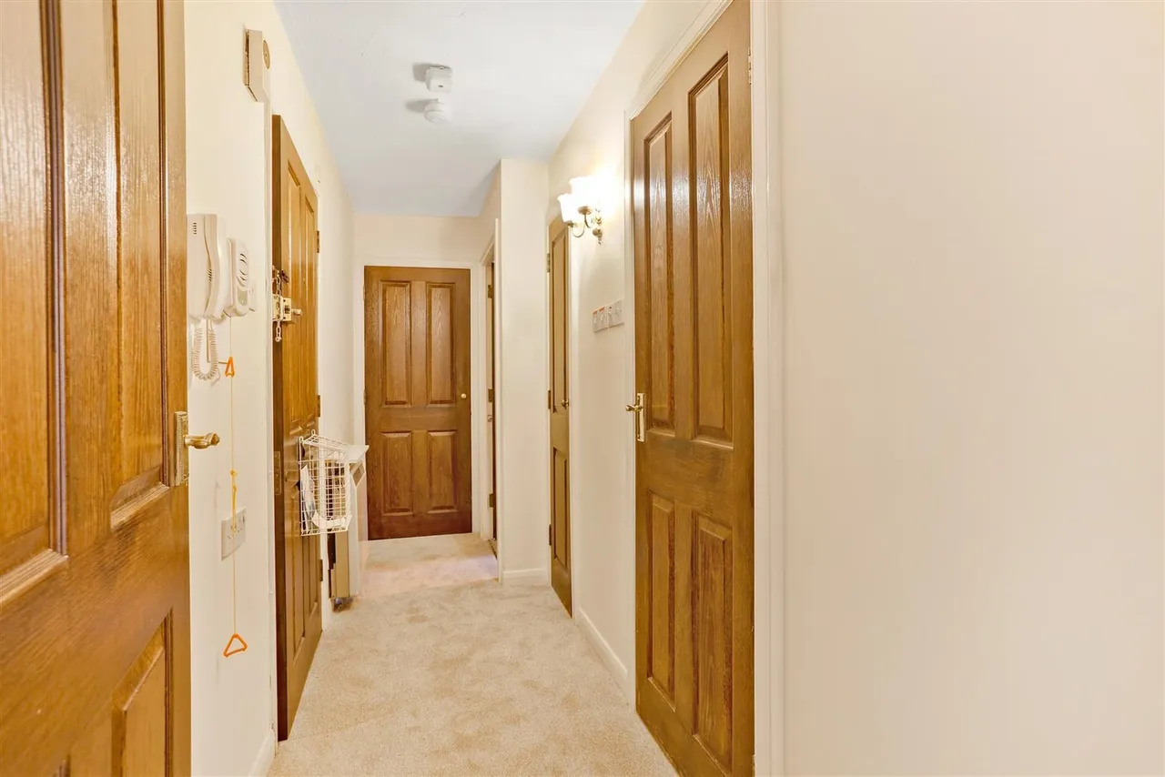 Whytecliffe Road South, Purley, CR8, photo 6