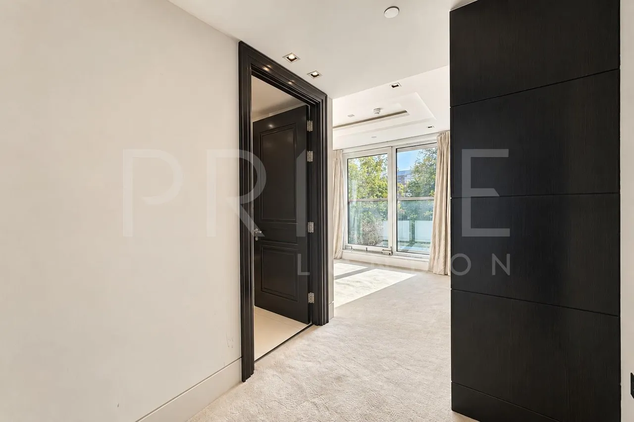 Kensington High Street, London, W14, photo 6