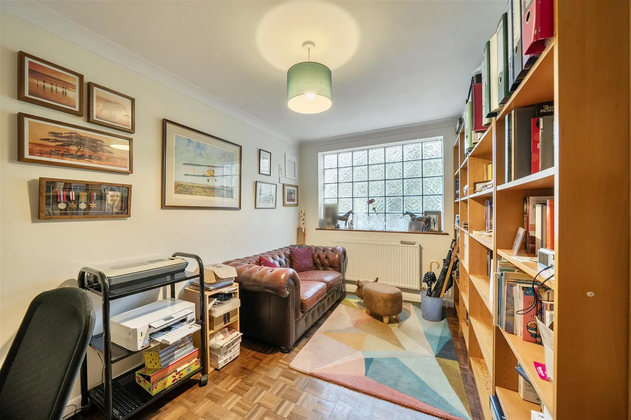 Howletts Lane, Ruislip, Middlesex, HA4 7SA, photo 7