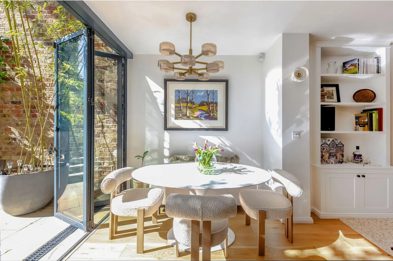 Hereford Road, Notting Hill, W2 5BB, photo 2