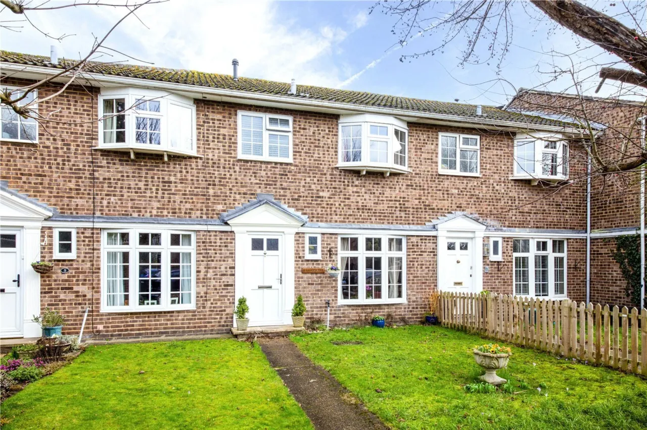 3 bed property for sale — Digby Way, Byfleet, West Byfleet, Sur...