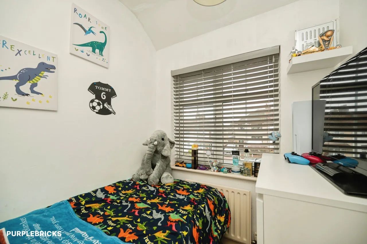 Throne Crescent, Rowley Regis, B65, photo 10