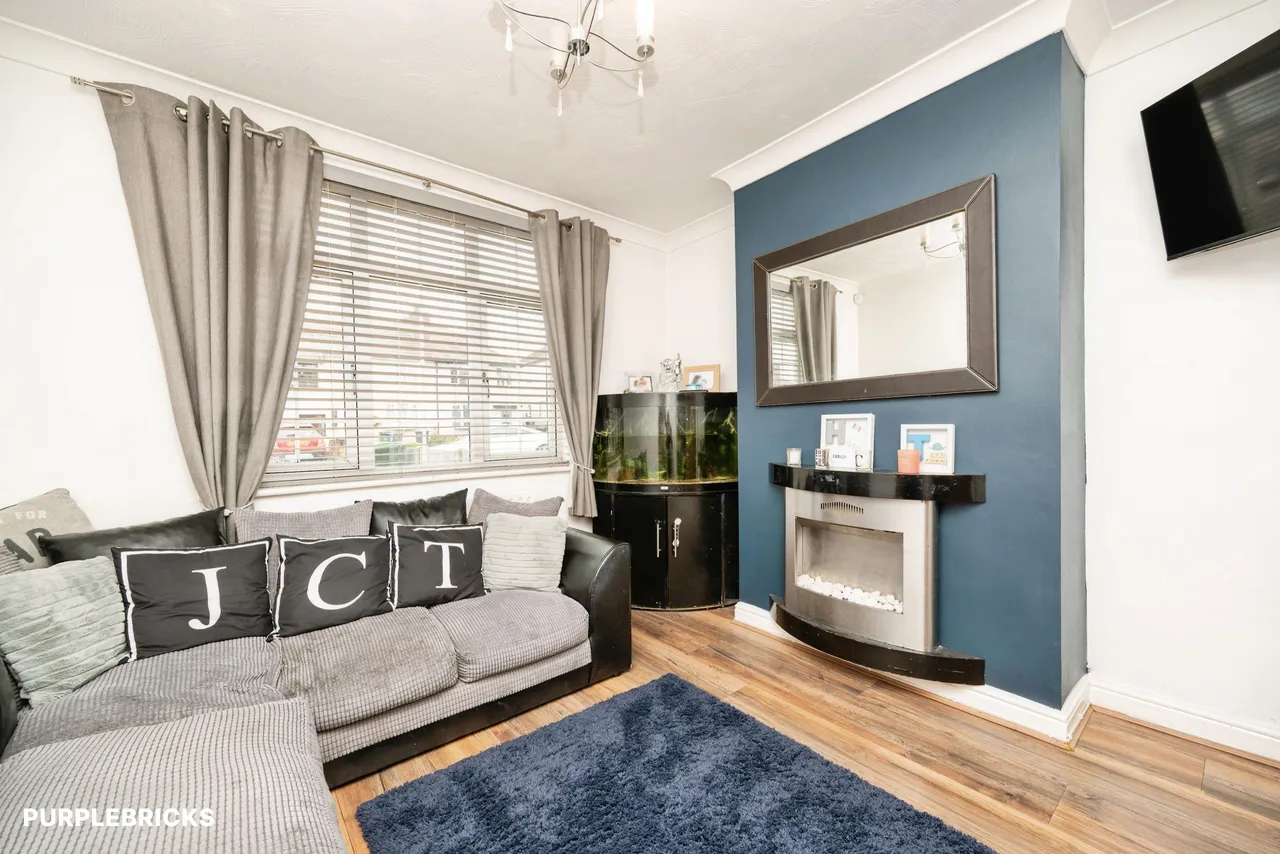 Throne Crescent, Rowley Regis, B65, photo 19