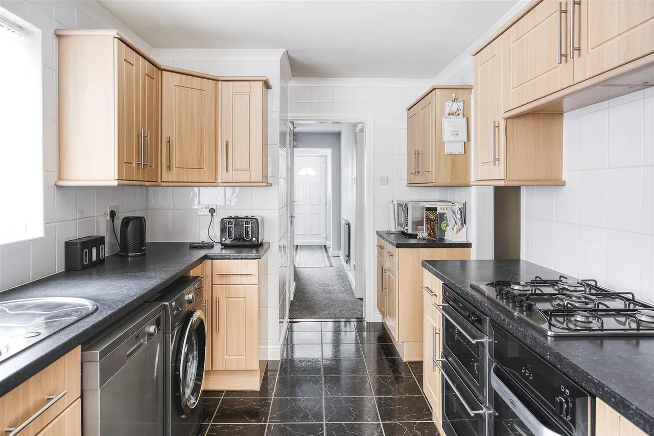 Somerby Way, Oakwood, photo 2