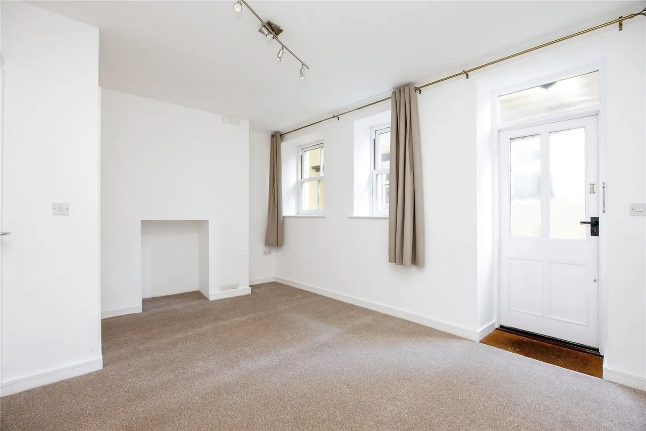 St. Nicholas Street, Bodmin, PL31, photo 6