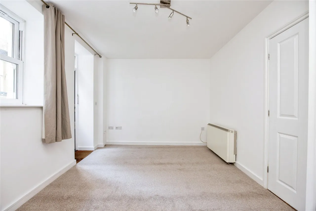 St. Nicholas Street, Bodmin, PL31, photo 7