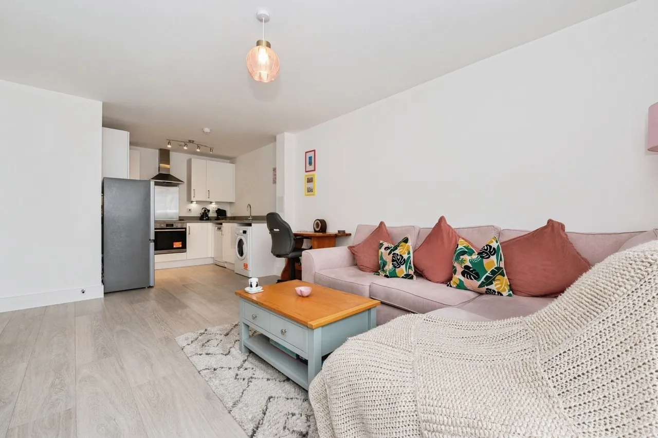 1 bed flat for sale — Windstar Drive, SOUTH OCKENDON, Essex, RM15