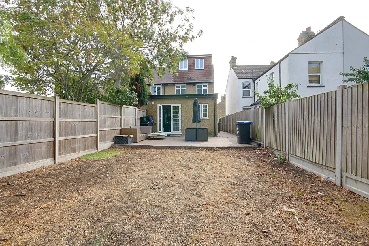 Holmwood Road, Enfield, photo 16