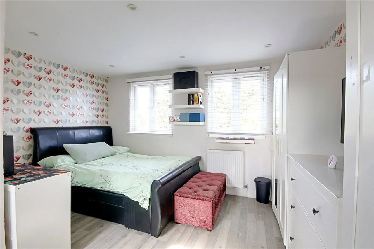 Holmwood Road, Enfield, photo 14