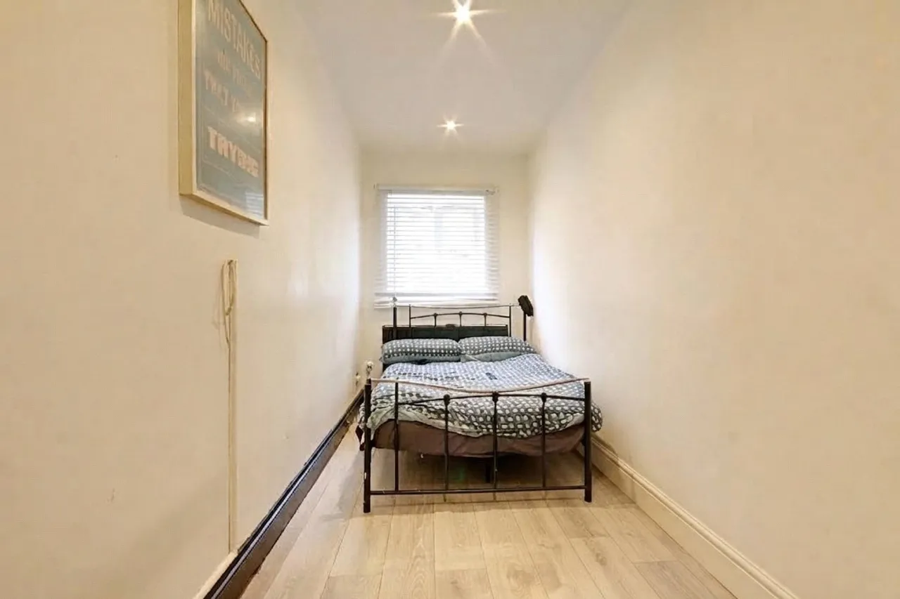 Holmwood Road, Enfield, photo 3