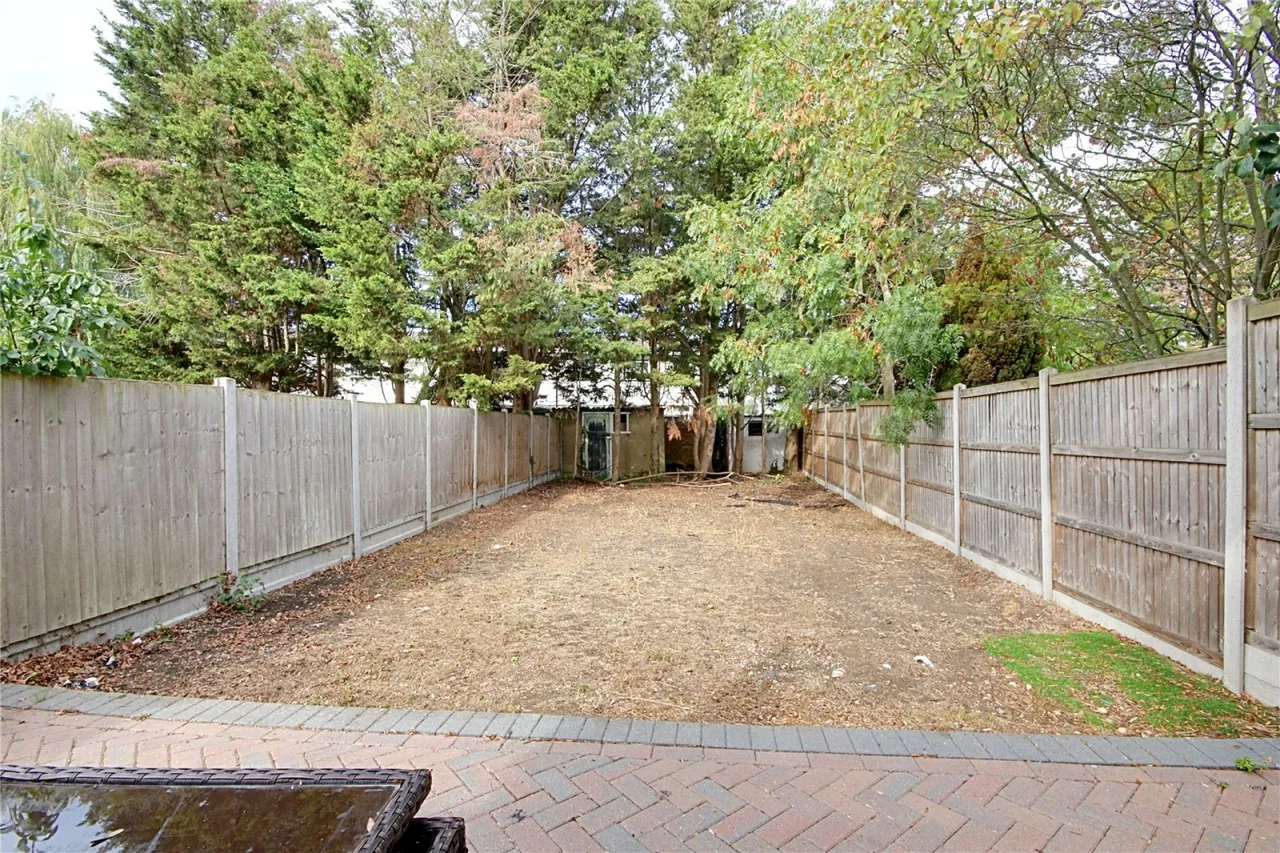Holmwood Road, Enfield, photo 15