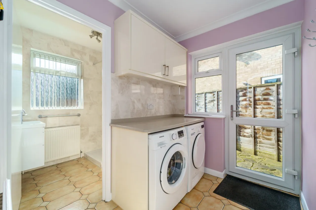 Avon Road, Sunbury-on-Thames, photo 9