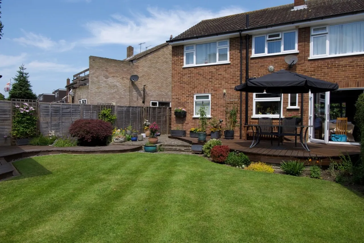 Avon Road, Sunbury-on-Thames, photo 23