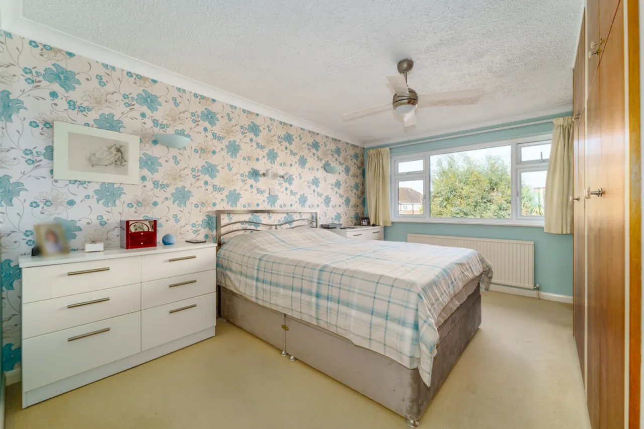 Avon Road, Sunbury-on-Thames, photo 13