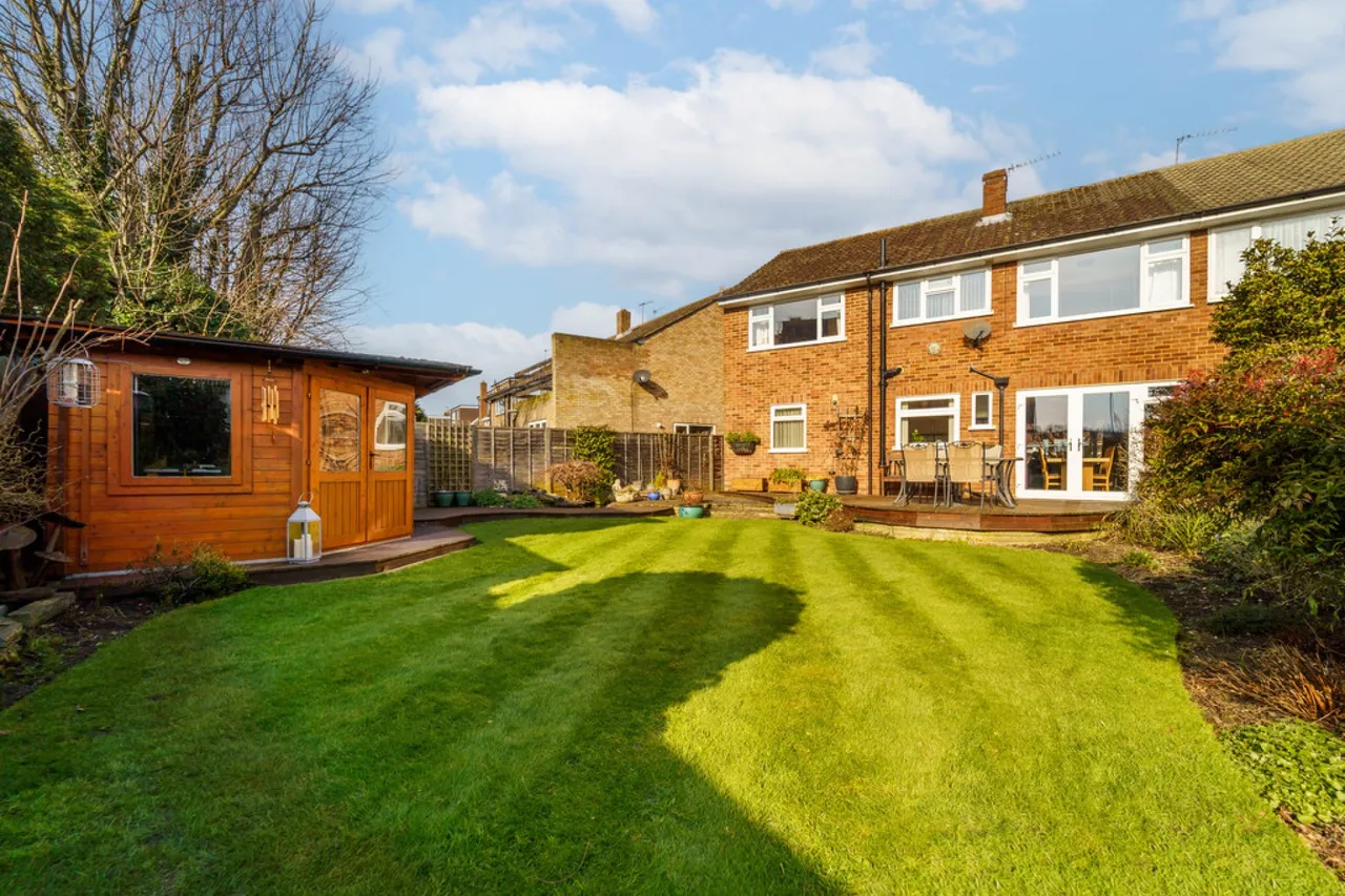 Avon Road, Sunbury-on-Thames, photo 18