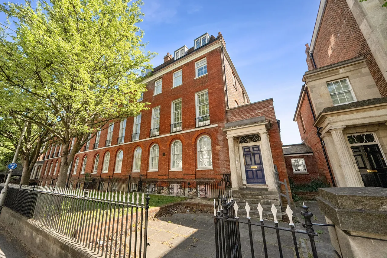 2 bed flat for sale, London Road, Reading, RG1
