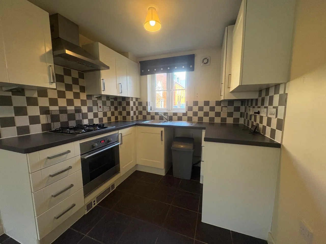 Pascal Close, Corby, NN17, photo 2