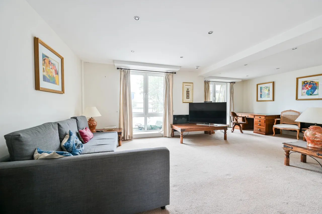 Flat 1 Salamanca Square, 9 Albert Embankment, London, photo 2