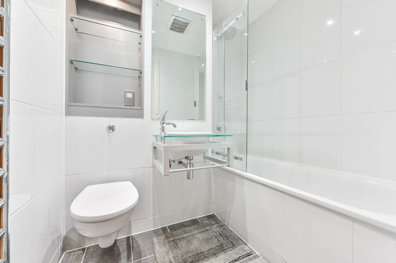 Flat 1 Salamanca Square, 9 Albert Embankment, London, photo 8