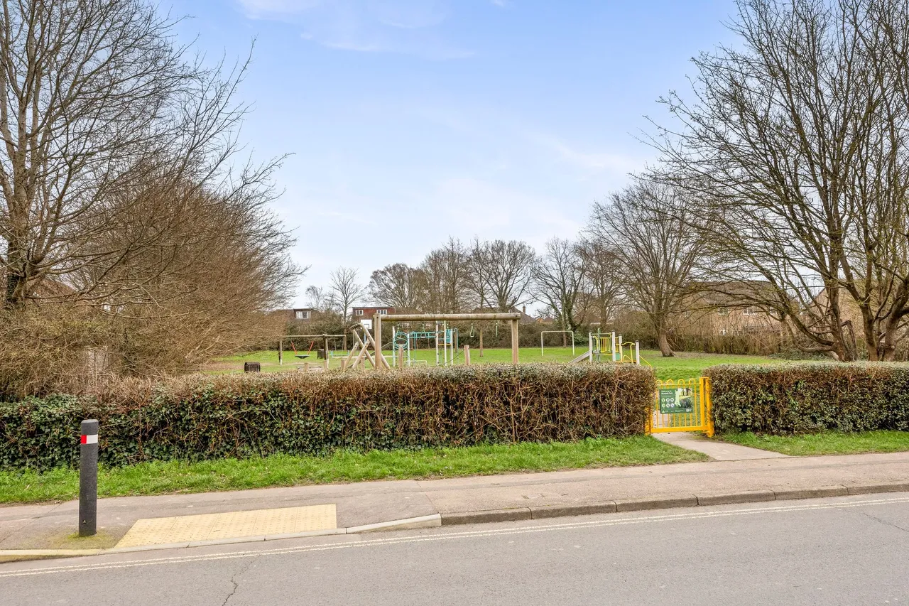 Siskin Close, Horsham, RH12, photo 16