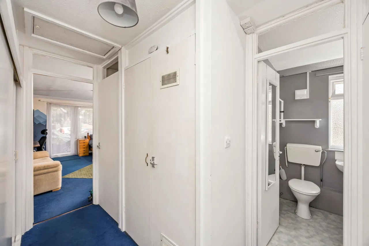 Siskin Close, Horsham, RH12, photo 8