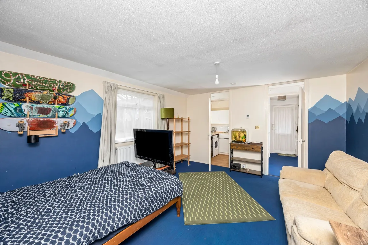 Siskin Close, Horsham, RH12, photo 10