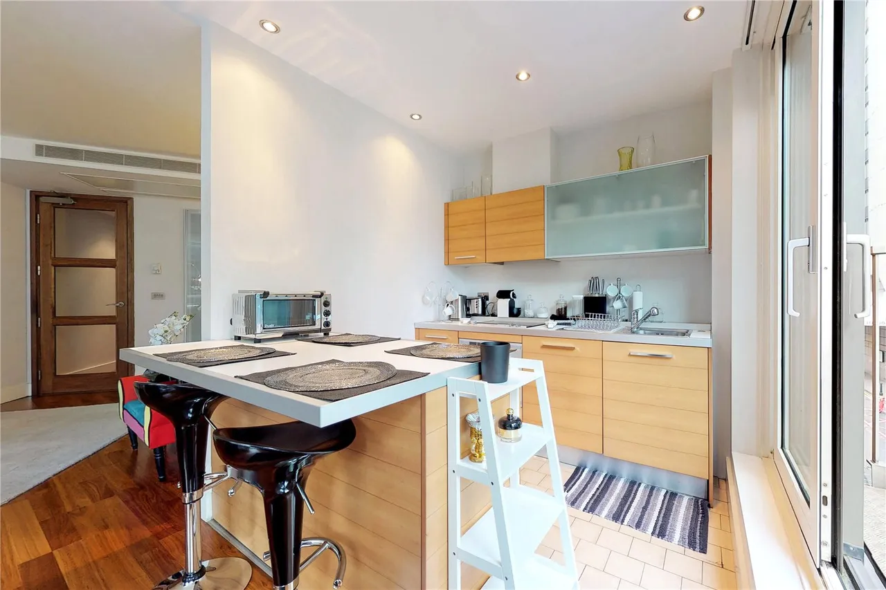 Praed Street, Paddington, W2, photo 3