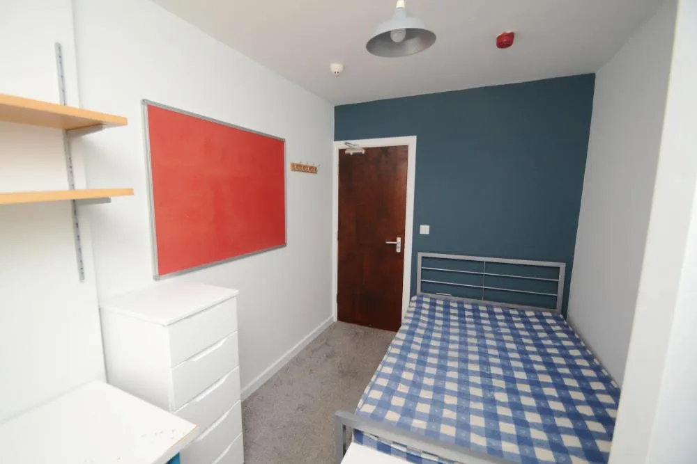 Clifton Avenue, Fallowfield, M14, photo 7