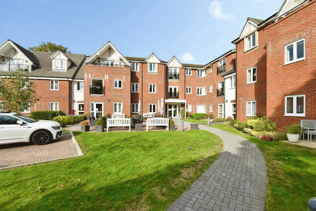 Cedar Avenue, Alsager, ST7, photo 8