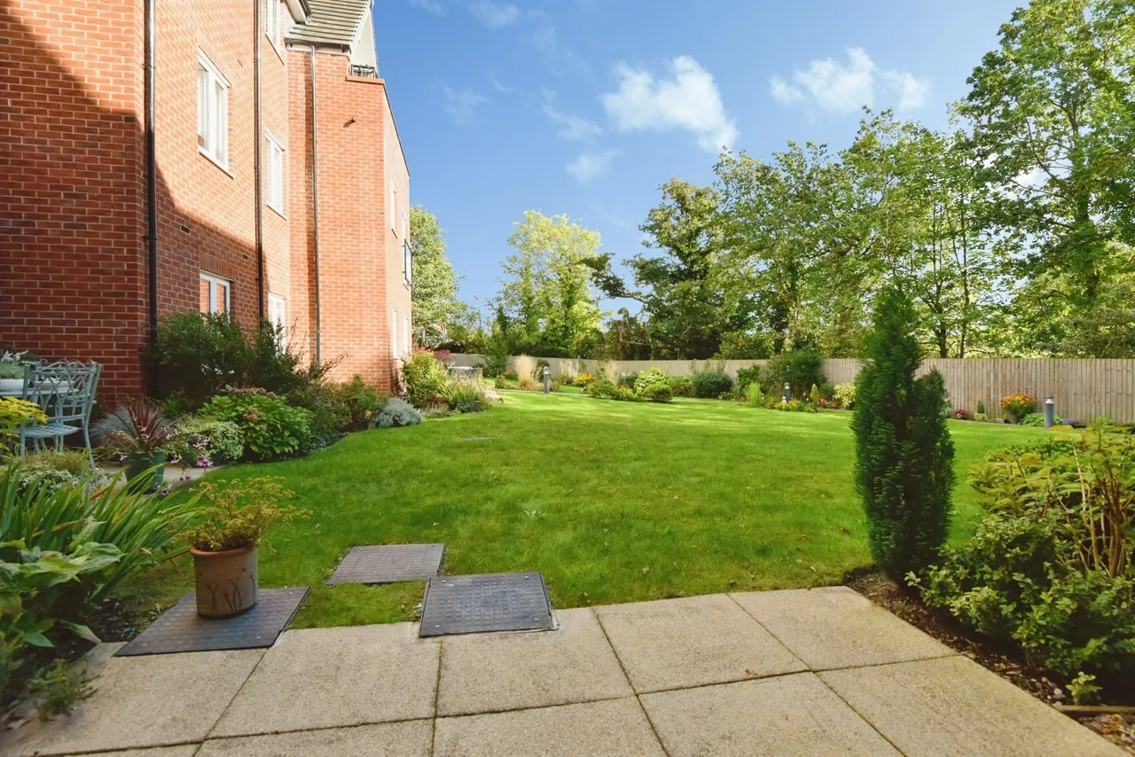 Cedar Avenue, Alsager, ST7, photo 23