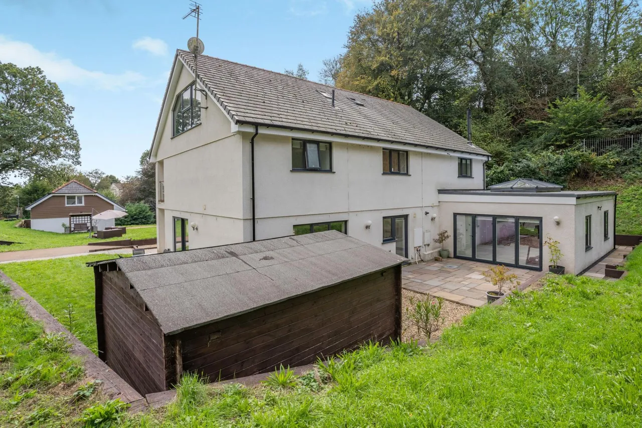 Cwm-Yr-Allt Lane, Cwm-Yr-Allt, CF82, photo 40
