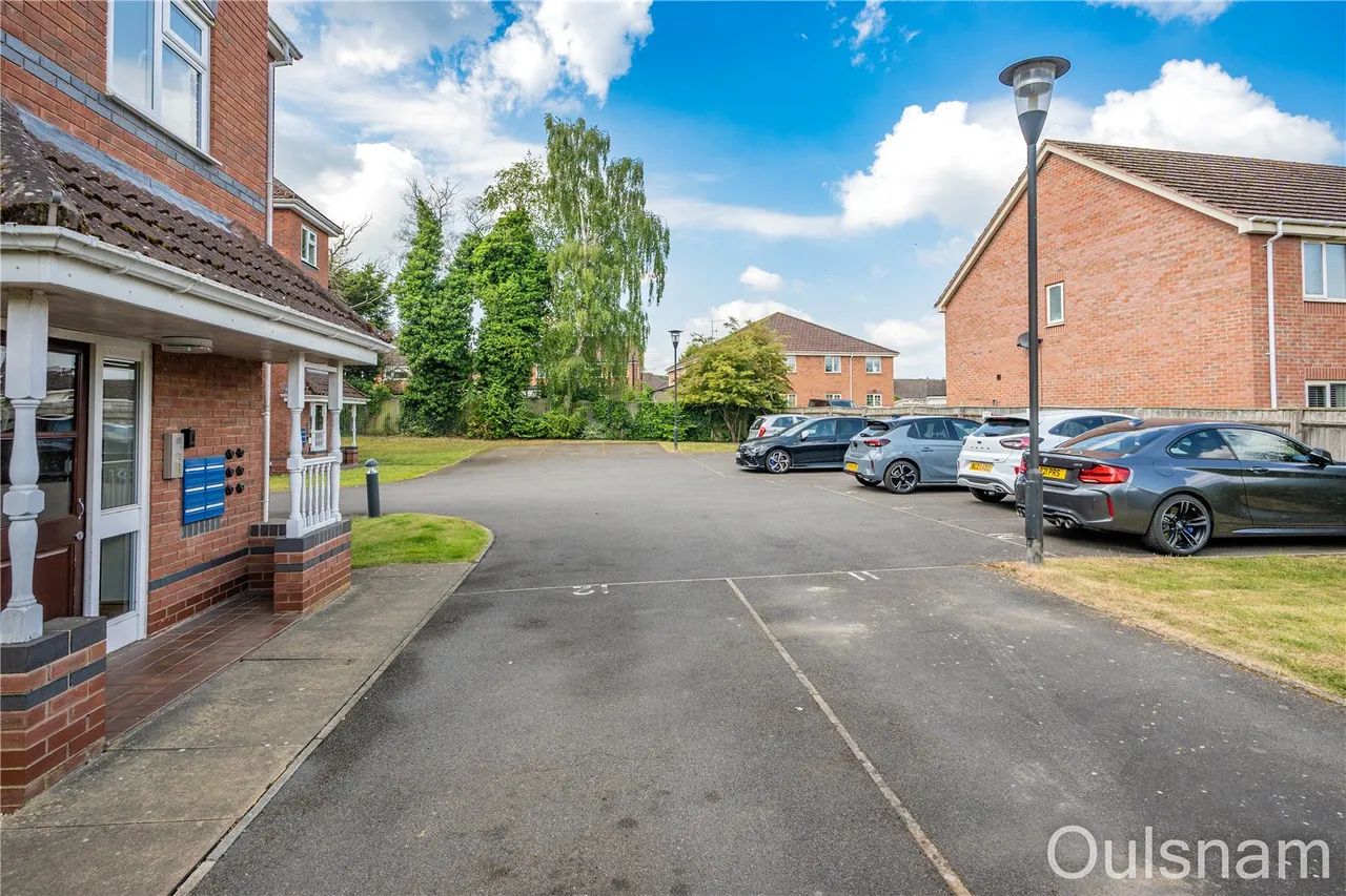 Button Drive, Bromsgrove, Worcestershire, B61 8RS, photo 11