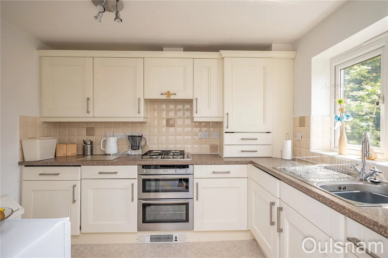 Button Drive, Bromsgrove, Worcestershire, B61 8RS, photo 2