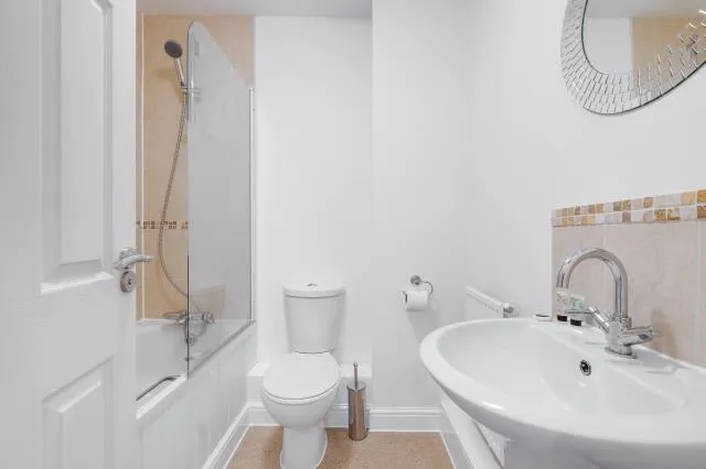 Lark Rise, Brackley, NN13, photo 15