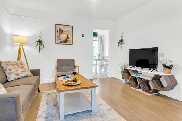 Lark Rise, Brackley, NN13, photo 4
