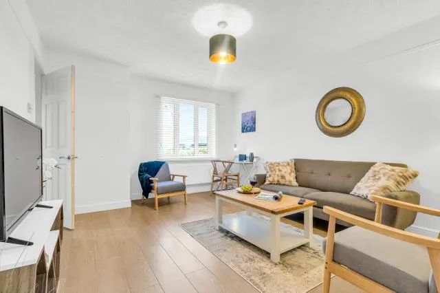 Lark Rise, Brackley, NN13, photo 5