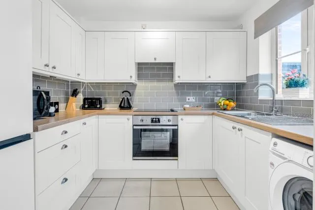 Lark Rise, Brackley, NN13, photo 8