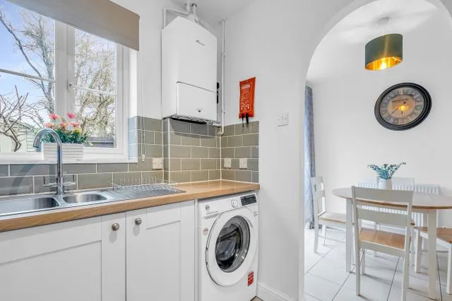 Lark Rise, Brackley, NN13, photo 9