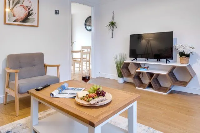 Lark Rise, Brackley, NN13, photo 7